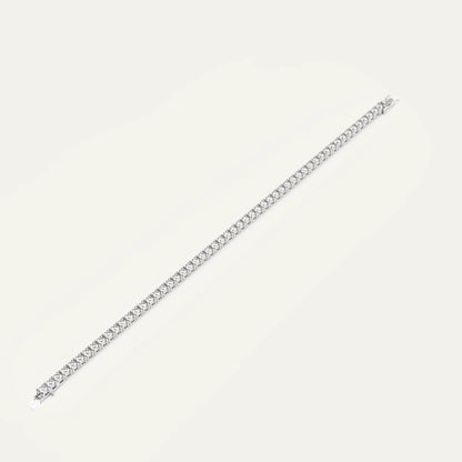 Goldmacher’s Linea bracelet in silver – minimalist and luminous with zircon brilliance